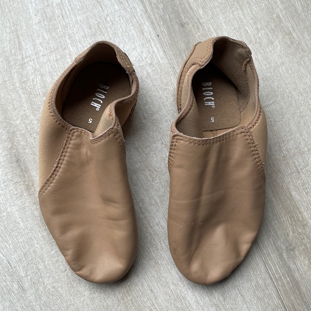 Jazz Shoes Nude Sz 5